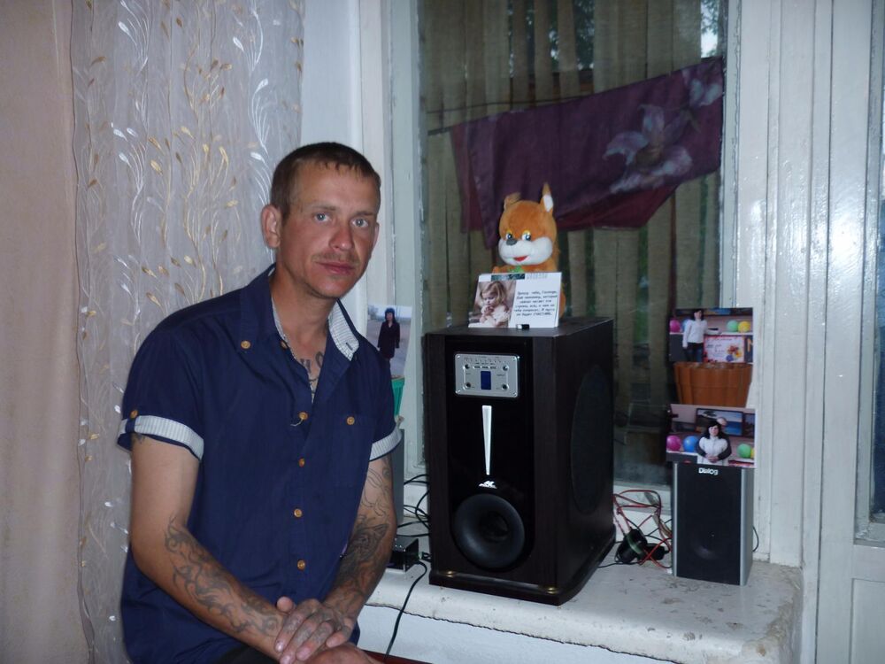  37292515  Pavel, 38 ,    