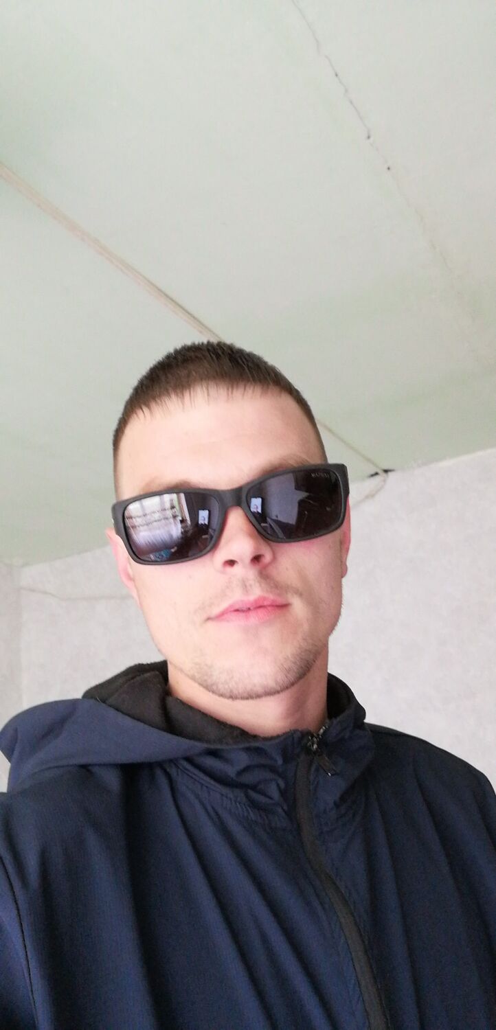  ,   Denis, 33 ,   ,   