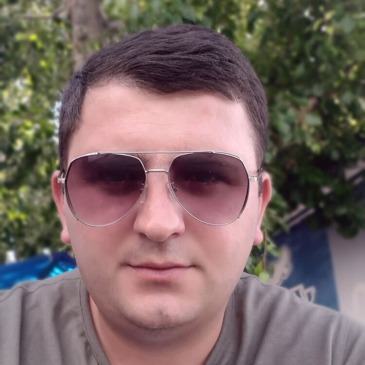  ,   Sargis, 32 ,   ,   , c 