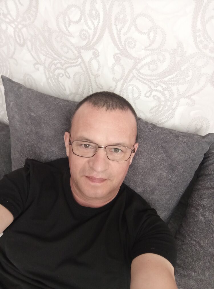  52804195  , 46 ,    
