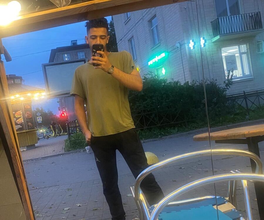  53636145  Elsayed, 20 ,    