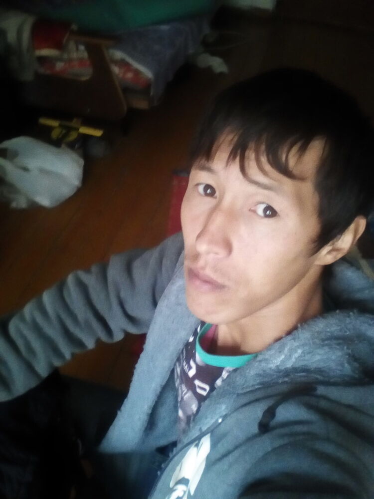  10517565  Erlan, 33 ,    