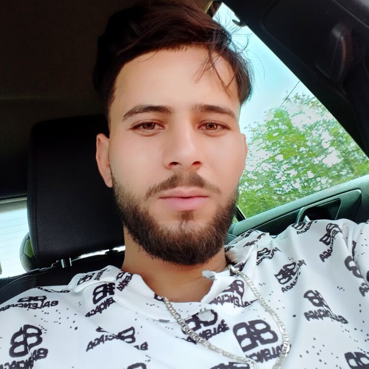  ,   Mounem, 27 ,   ,   