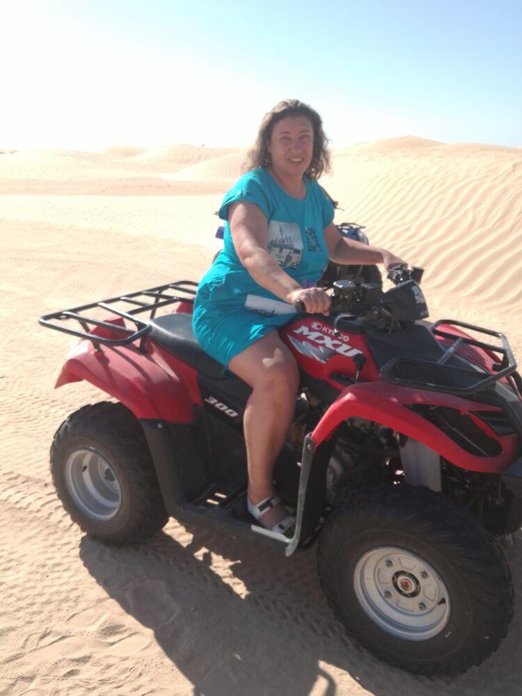  52203855  Anastasia, 46 ,    -