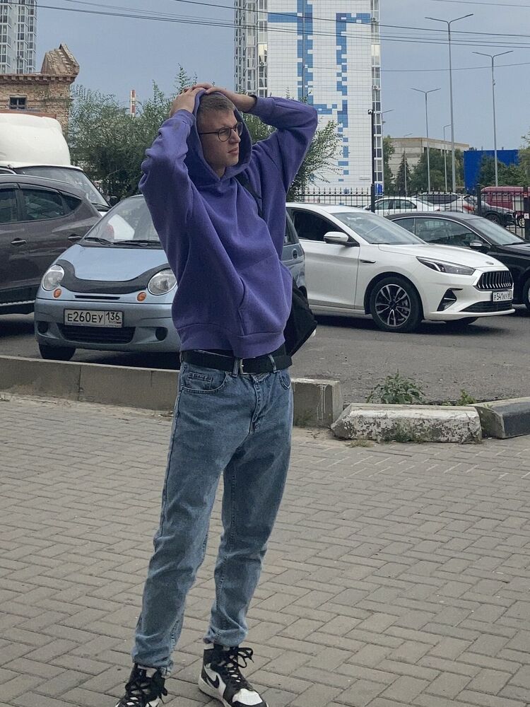  37703275  , 20 ,    