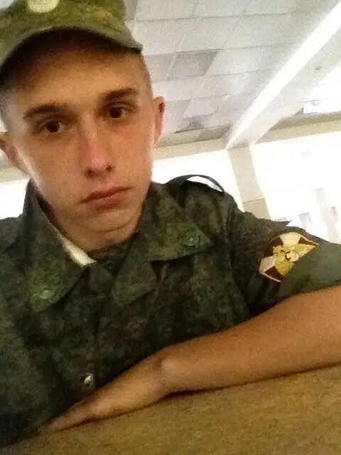  32723005  Evgenyi, 27 ,    