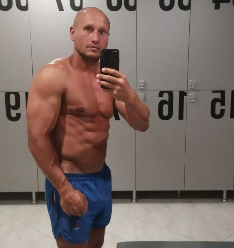  27466765  Nick, 36 ,    