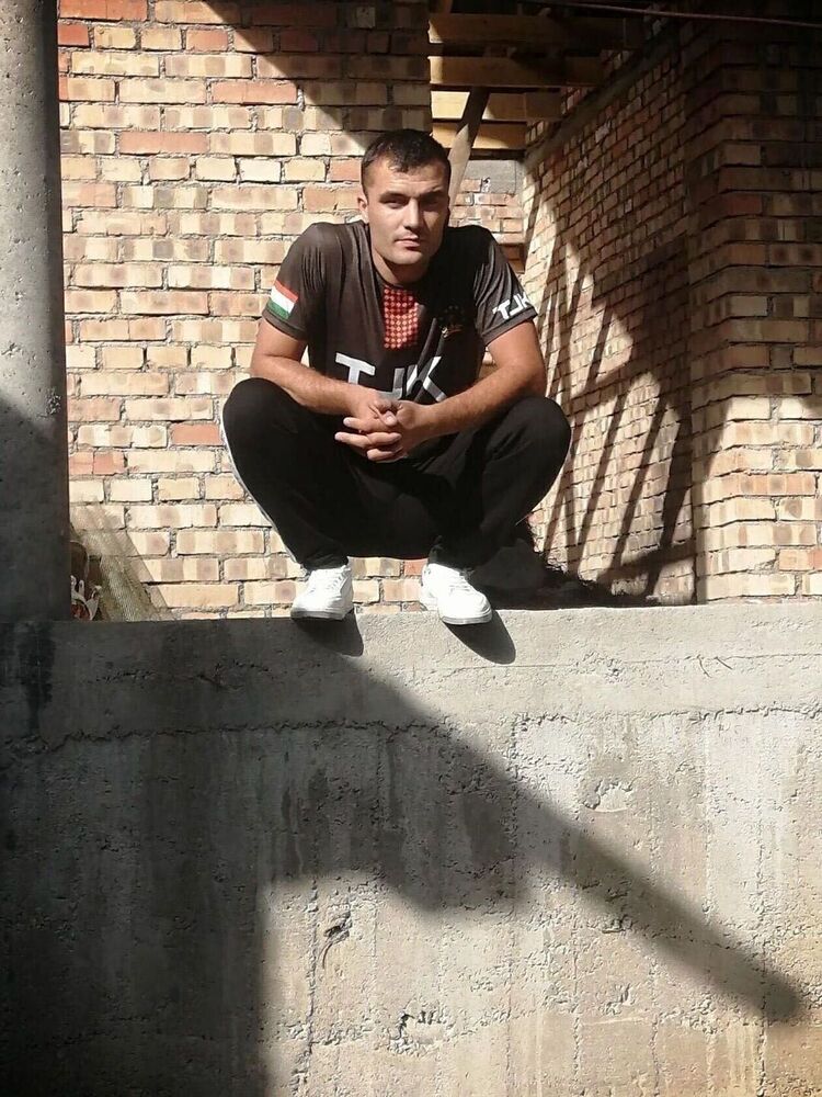  31597925  , 33 ,    
