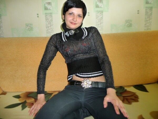  23671145  Kate, 25 ,    