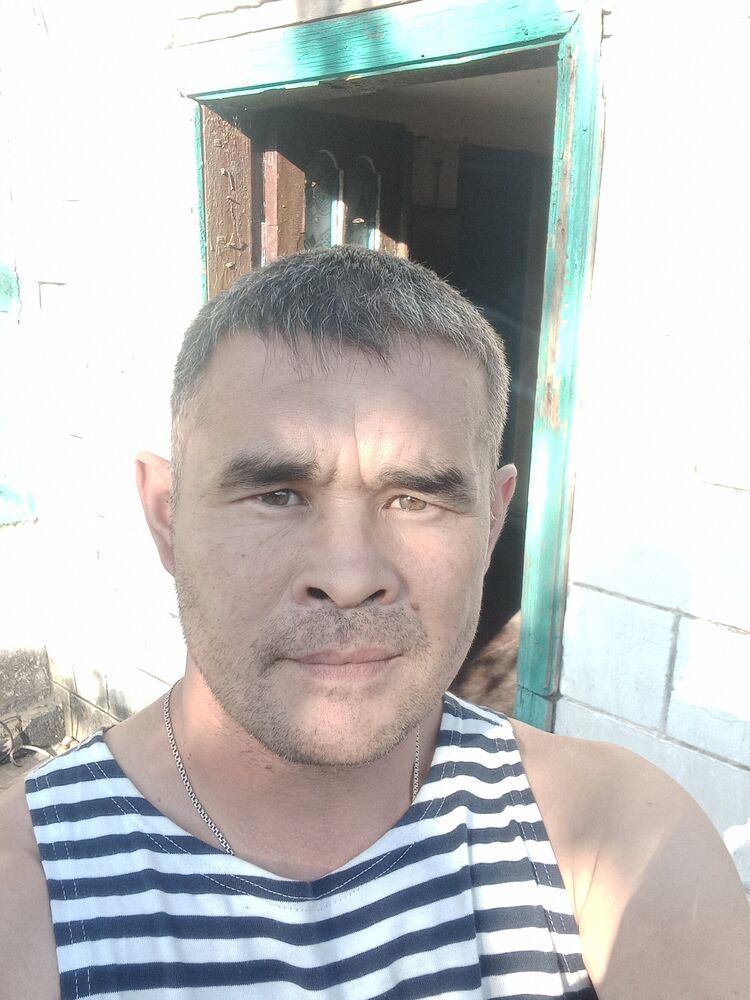  39053975  Konstantin, 51 ,    