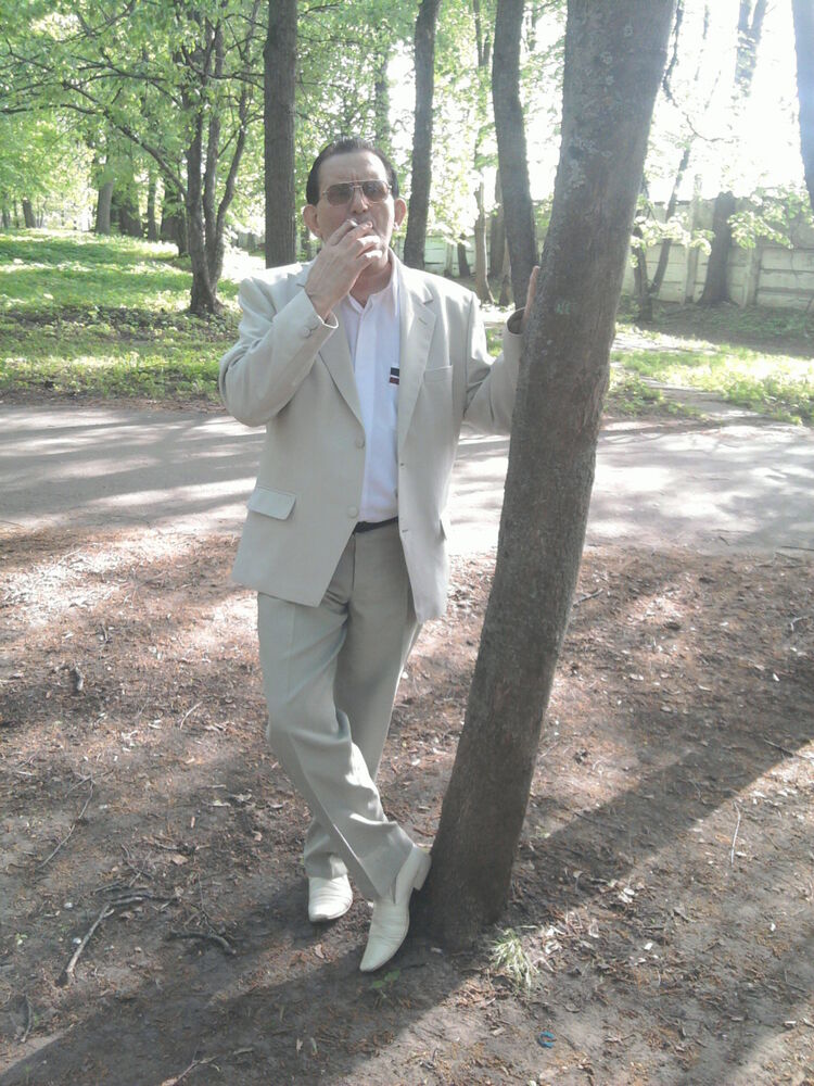  38225395  Eduard, 60 ,    