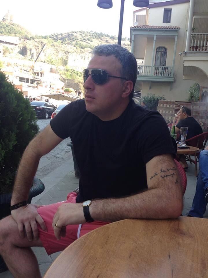  23910965  Edik, 49 ,    