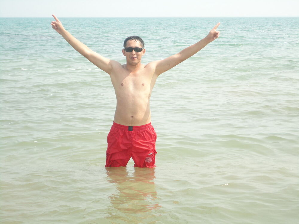  5733285  Bora, 46 ,    