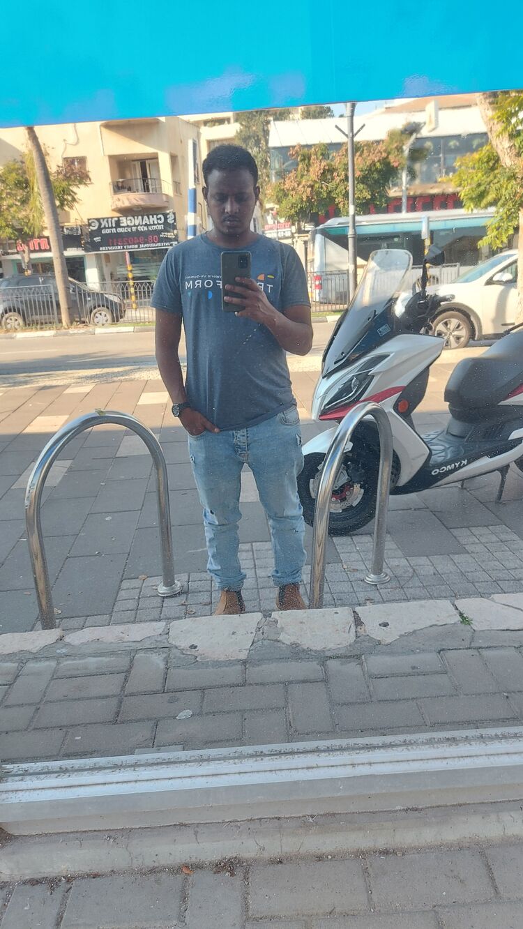 Tel Aviv-Yafo,   John, 33 ,   ,   