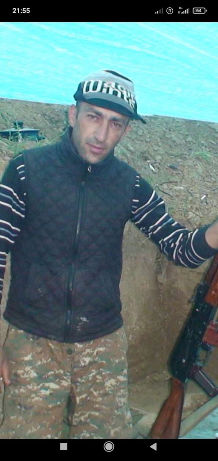  ,   Marat, 37 ,   ,   