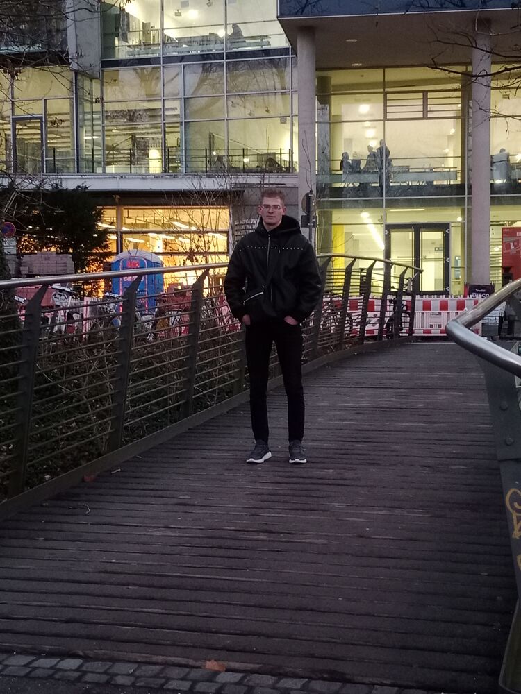 ���� 54985035 ����� Yehor, 24 ����, ���� ���������� � Nuernberg