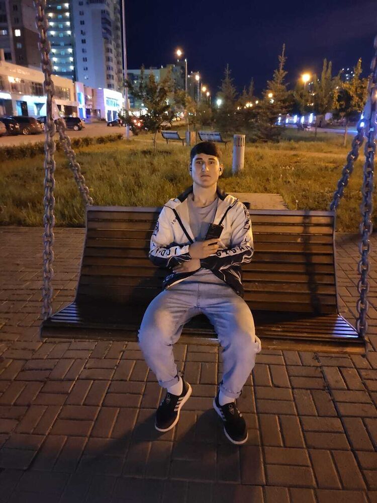  44266755  Faruh, 23 ,    