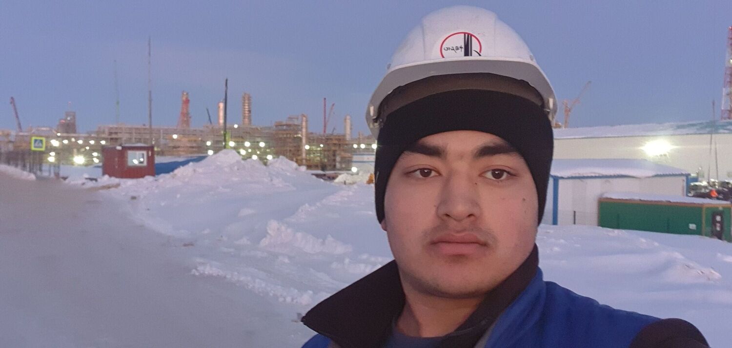  52038305  Azizbek, 19 ,    