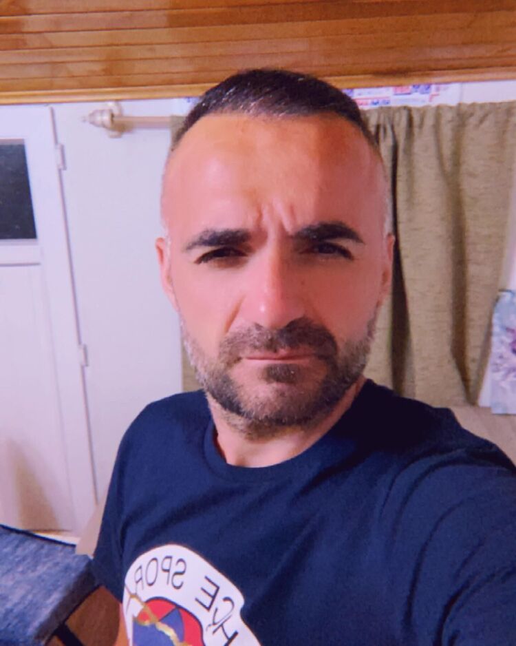  37318115  Erkan, 37 ,    -