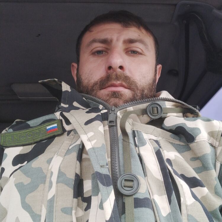  ,   Hayo, 36 ,   ,   