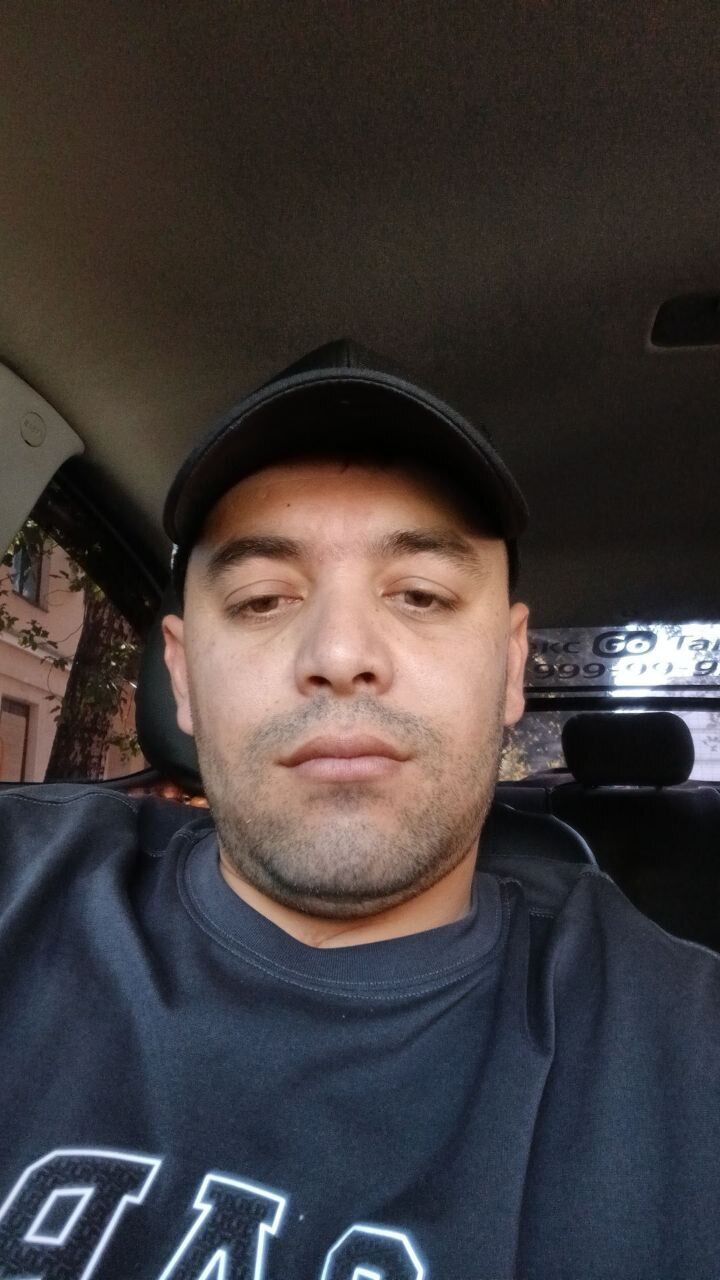  ,   Sacha, 37 ,   ,   