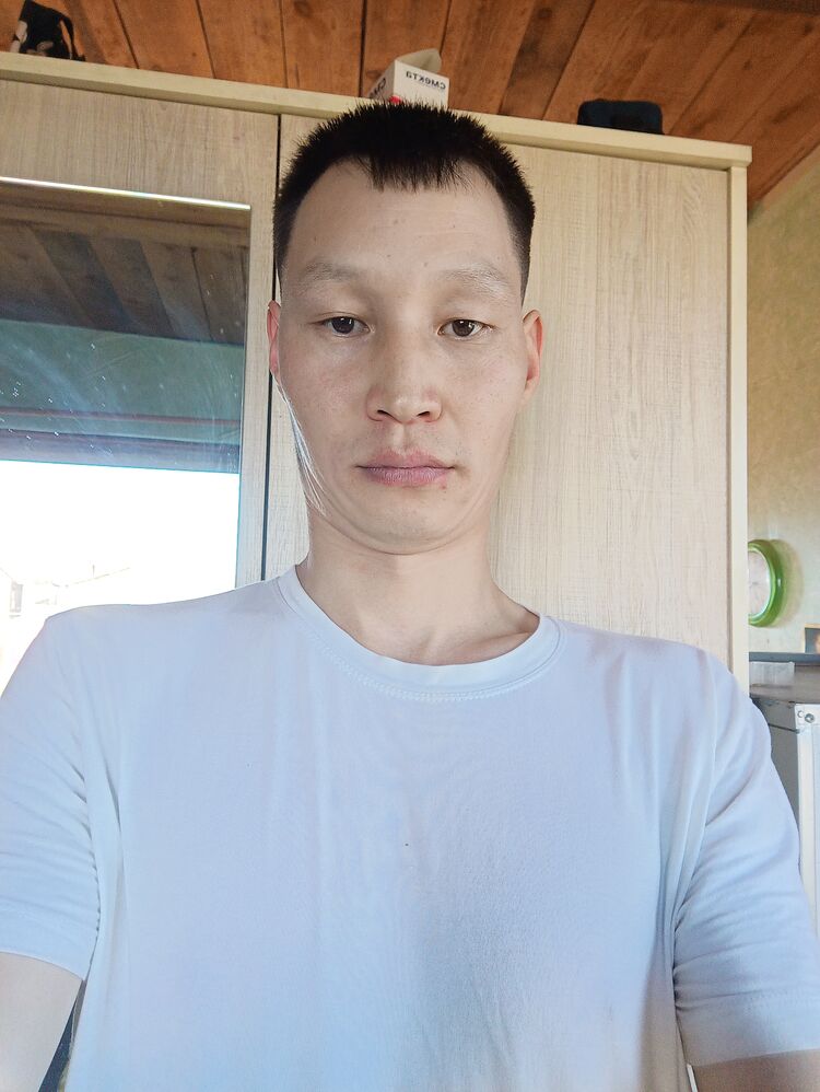  46898325  Anton, 39 ,    -