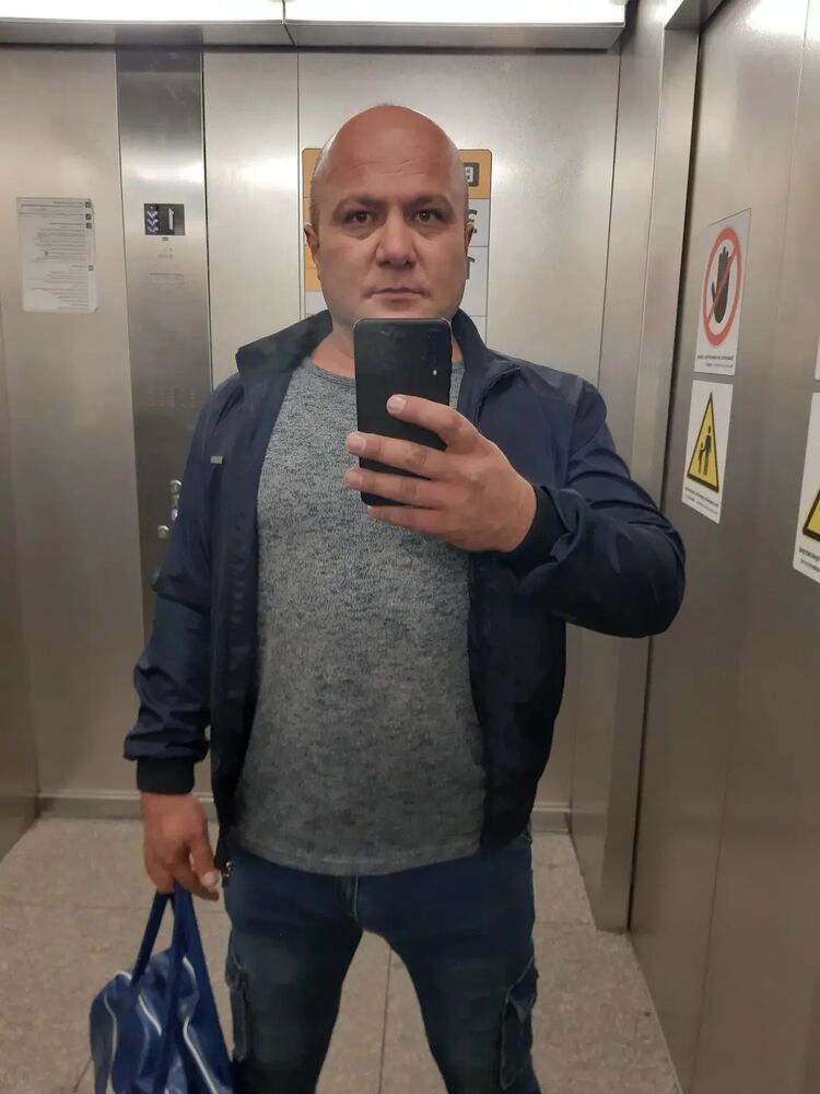  37877085  , 44 ,    