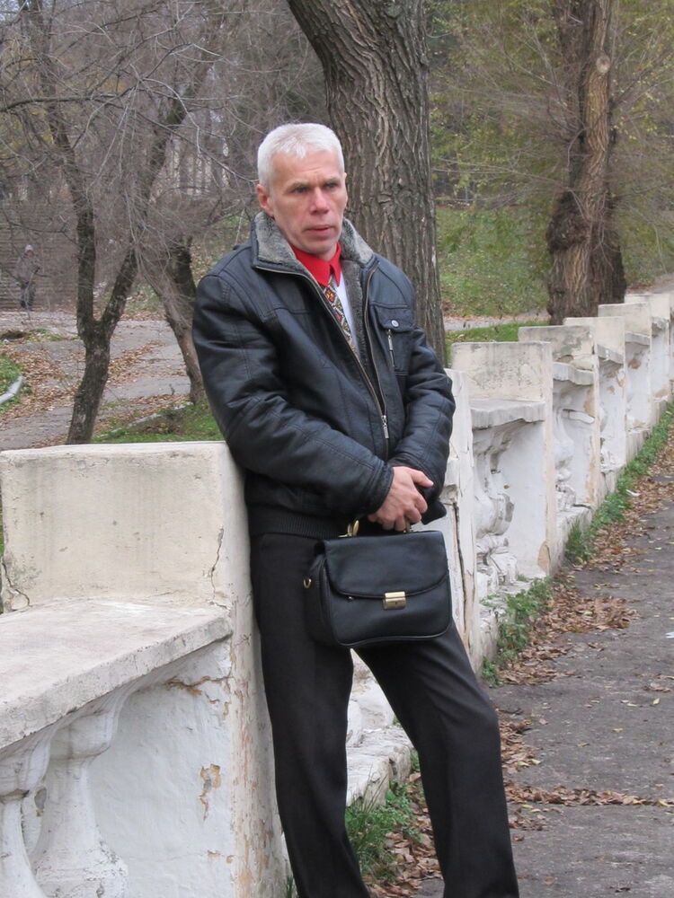  16317535  Oleg, 61 ,    