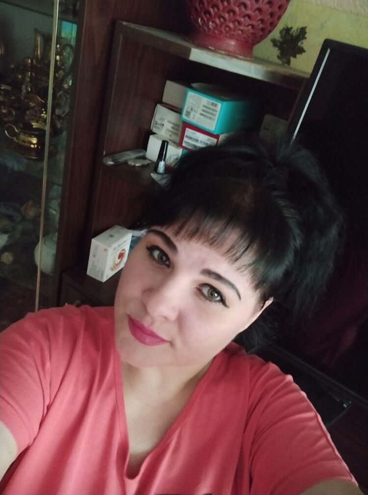  ,   Marina, 40 ,     