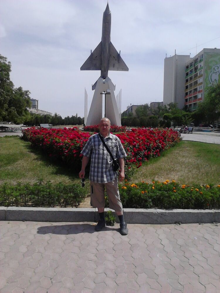  ,   Alex, 54 ,  