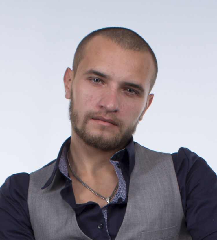  ,   M, 33 ,   , 