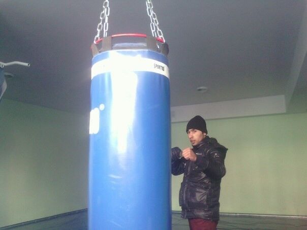  12104895  Artur, 31 ,    