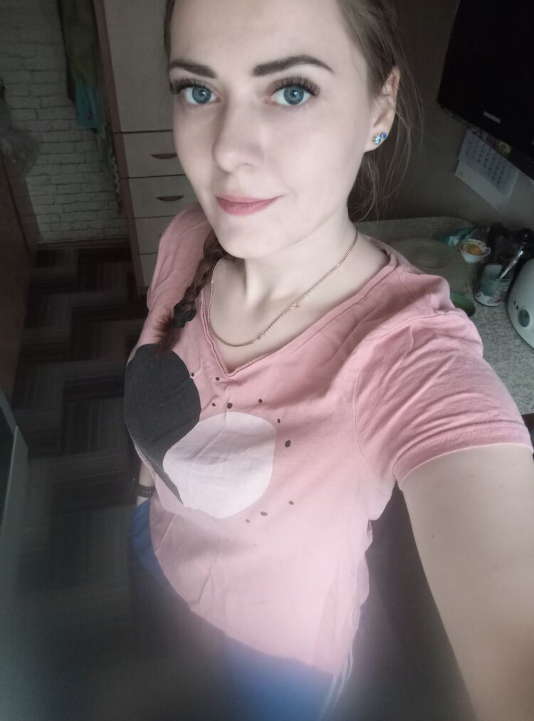  54319725  Julia, 27 ,    