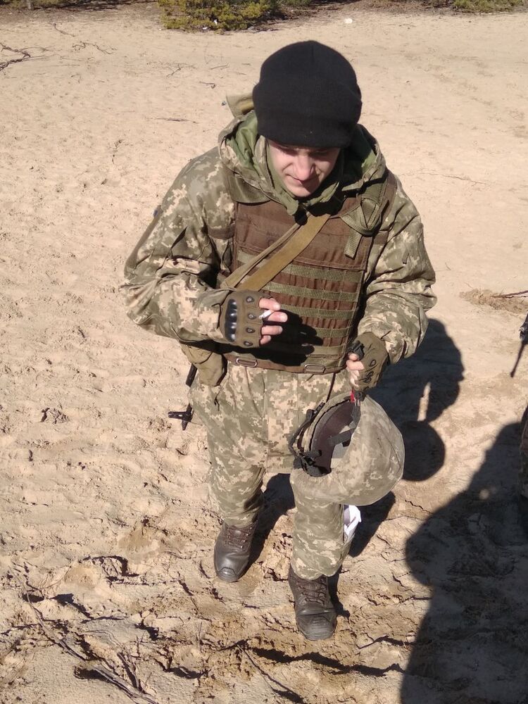  ,   Artem, 32 ,   ,   , c 