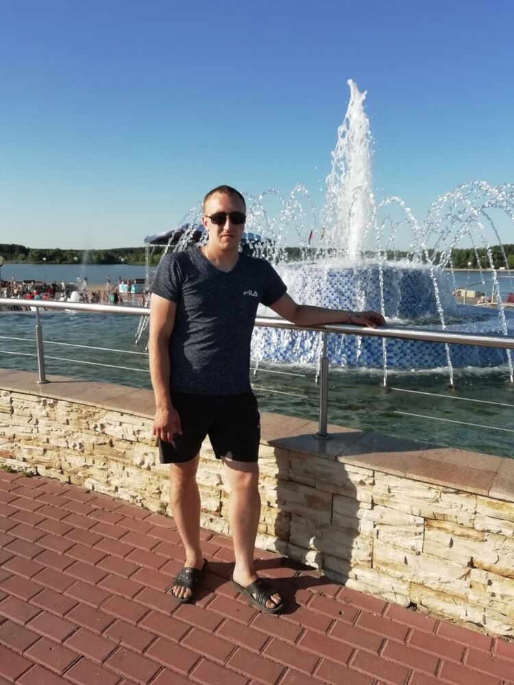  ,   Artem, 33 ,   ,   , c 