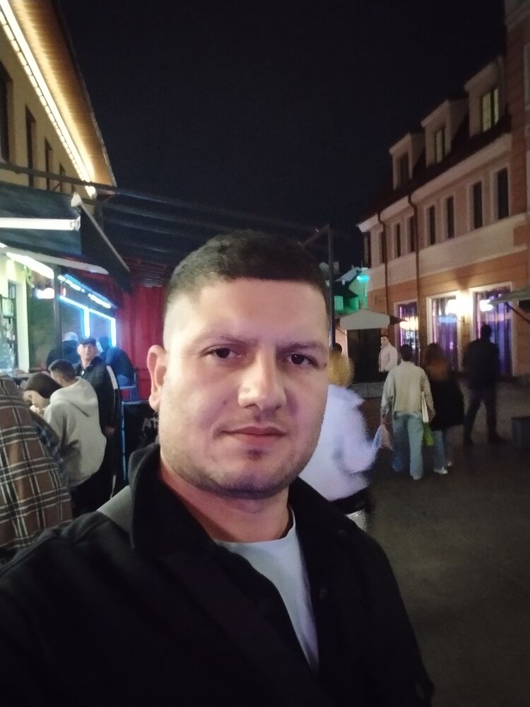  48814275  Tim, 37 ,    