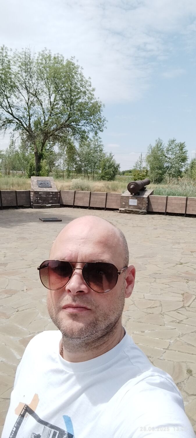  --,   , 42 ,     , c 