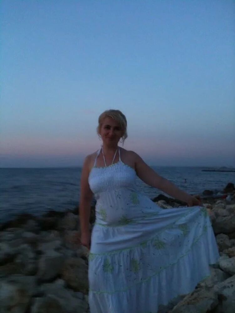  54267215  Lena, 47 ,    