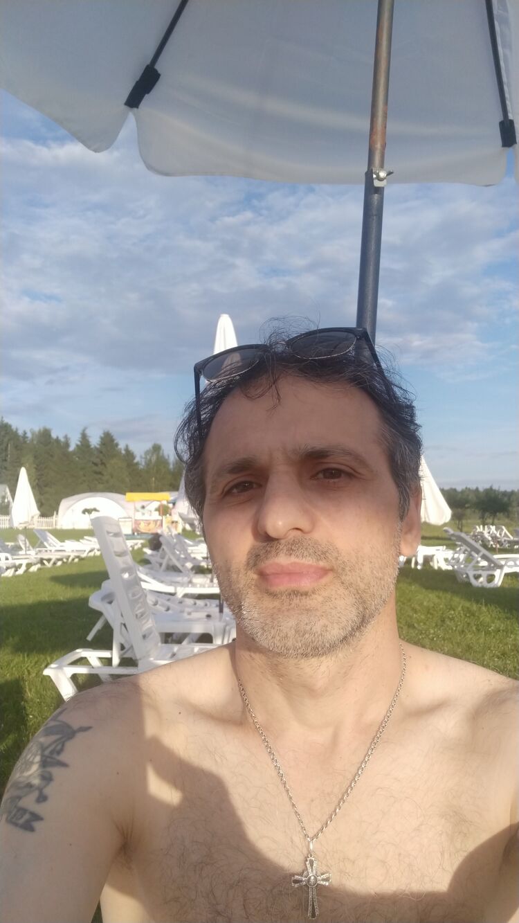 51813965  Ovik, 49 ,    