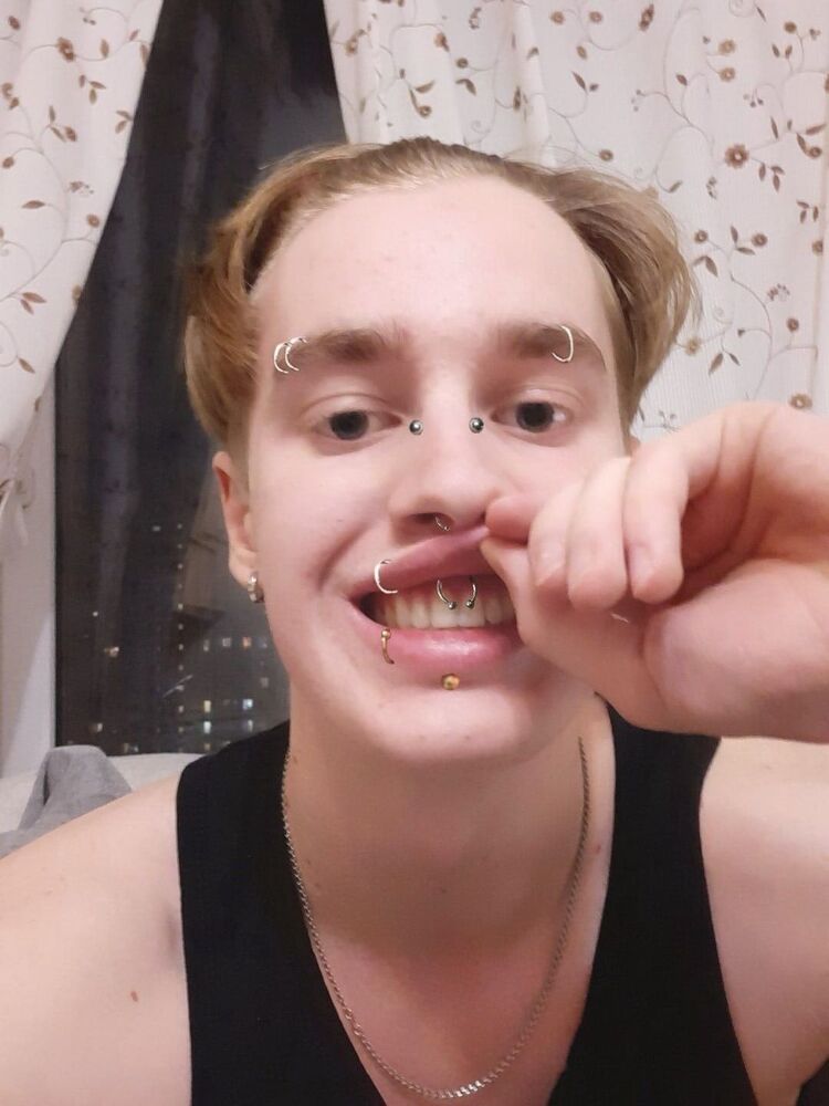  26071175  , 22 ,    -