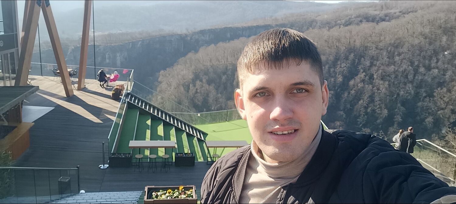  33284335  Igor, 29 ,    