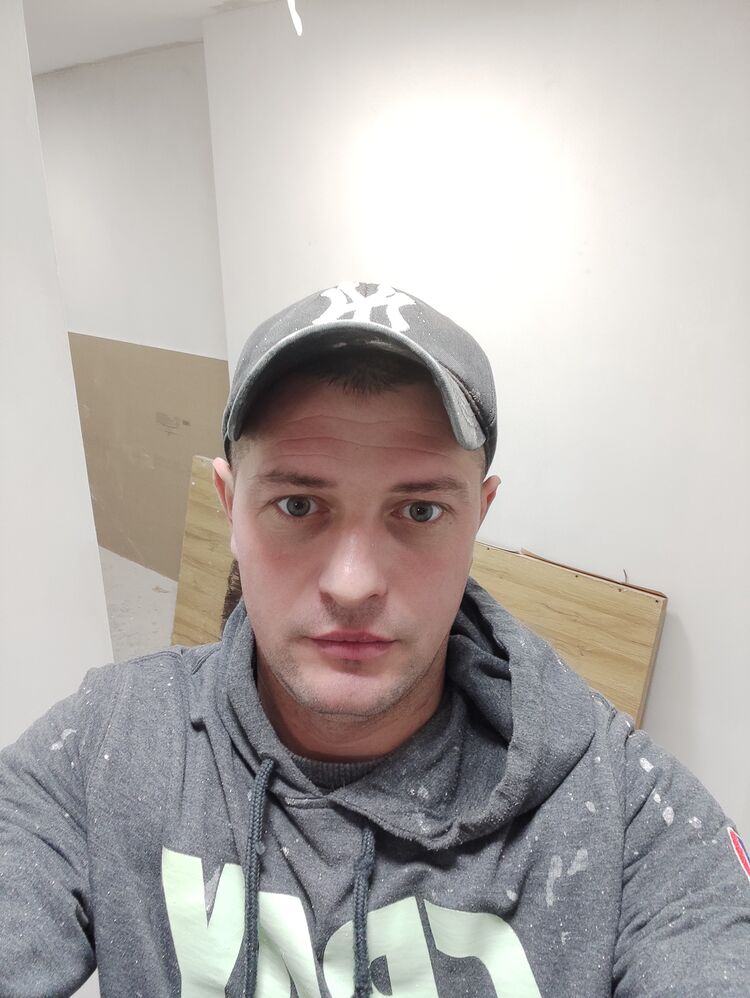  47647985  Sergiu, 38 ,    