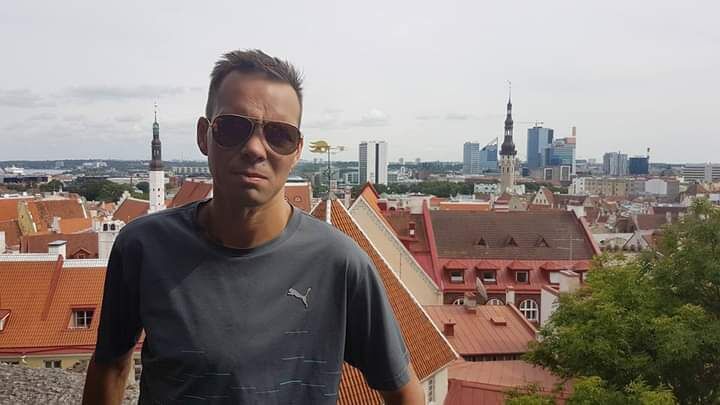 24978145  Dmitri, 54 ,    