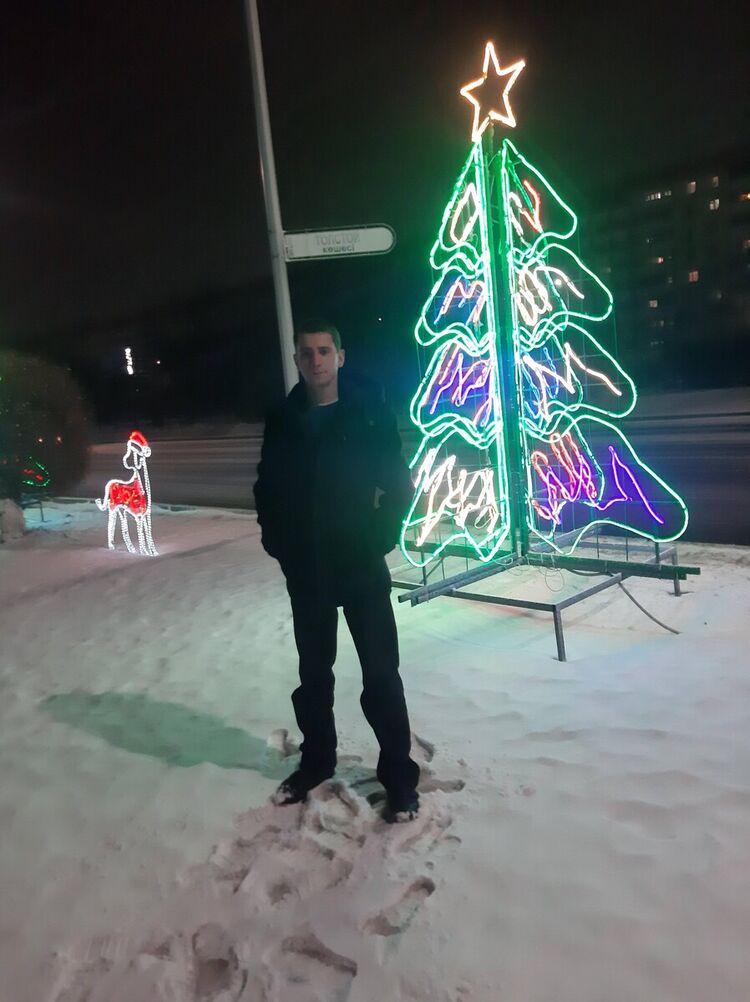  21845055  Viktor, 30 ,    