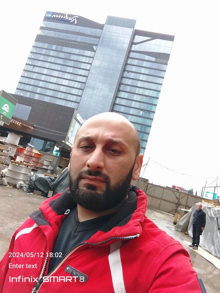  43708415  Nizi, 38 ,    