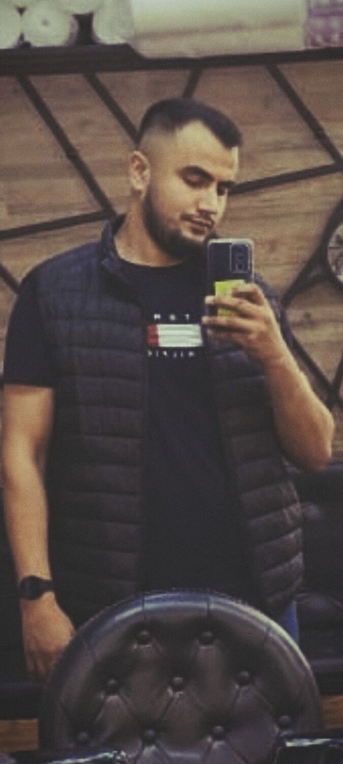  53884115  King, 34 ,    -