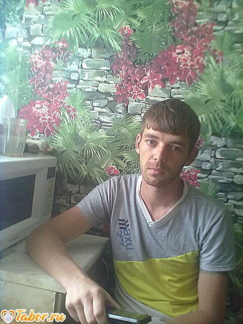  16723785  Vlad, 40 ,    