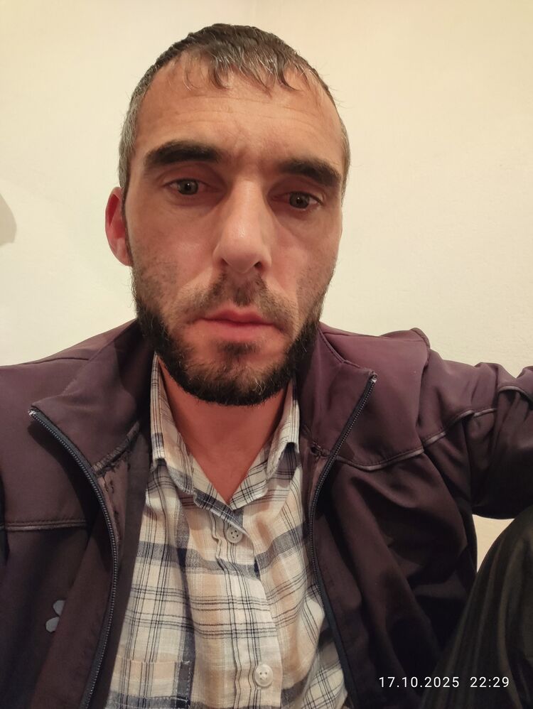  54041145  Nurulla, 39 ,    