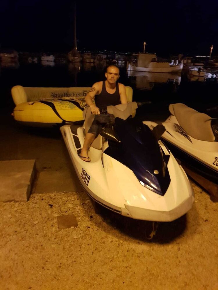  ,   Waldemar, 41 ,   ,   , c 