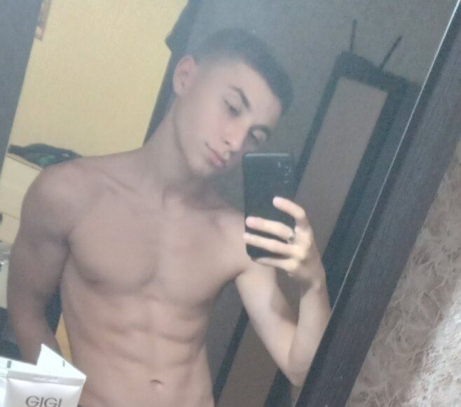  28149285  David, 22 ,    